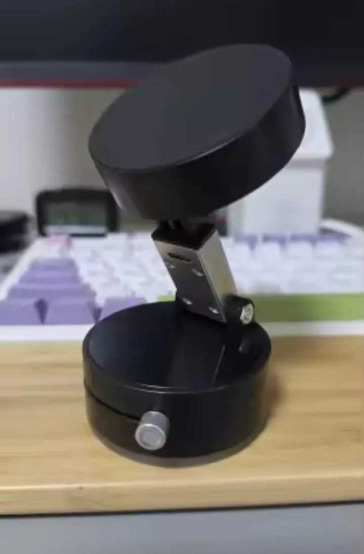 Double-Sided Vacuum Magnetic Phone Holder – 360° Rotating Foldable Mount